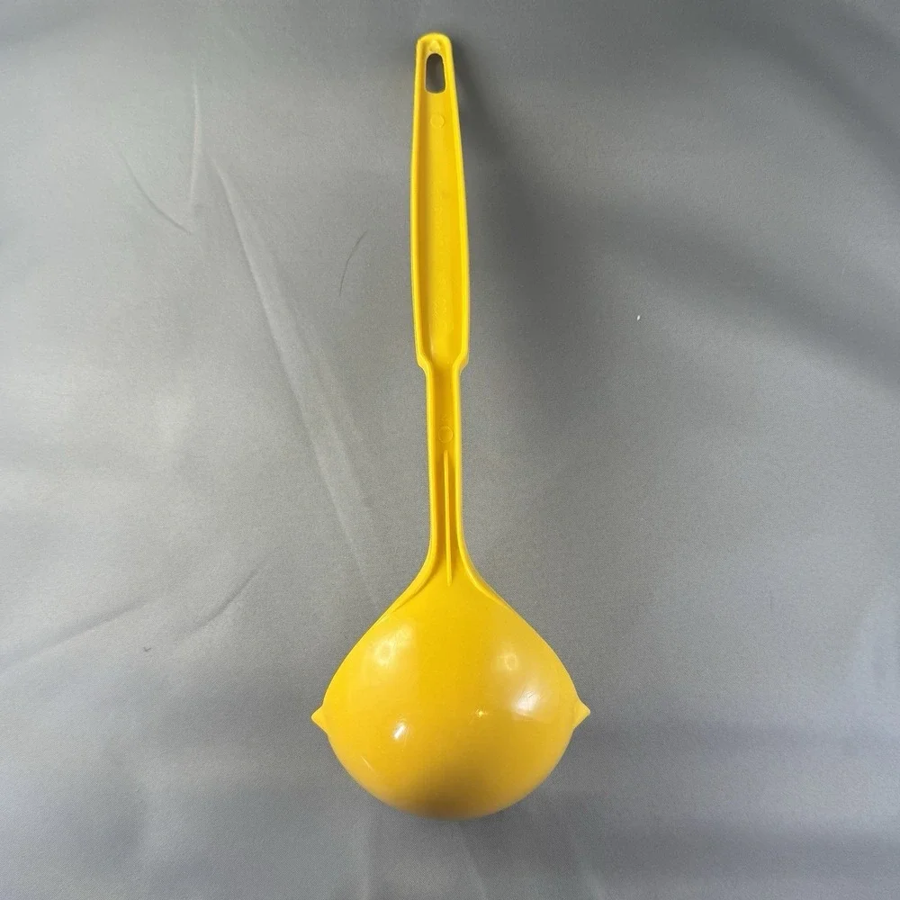 Vintage EKCO Yellow Plastic Soup Ladle –‎ Dual Pour Spout, Made in USA